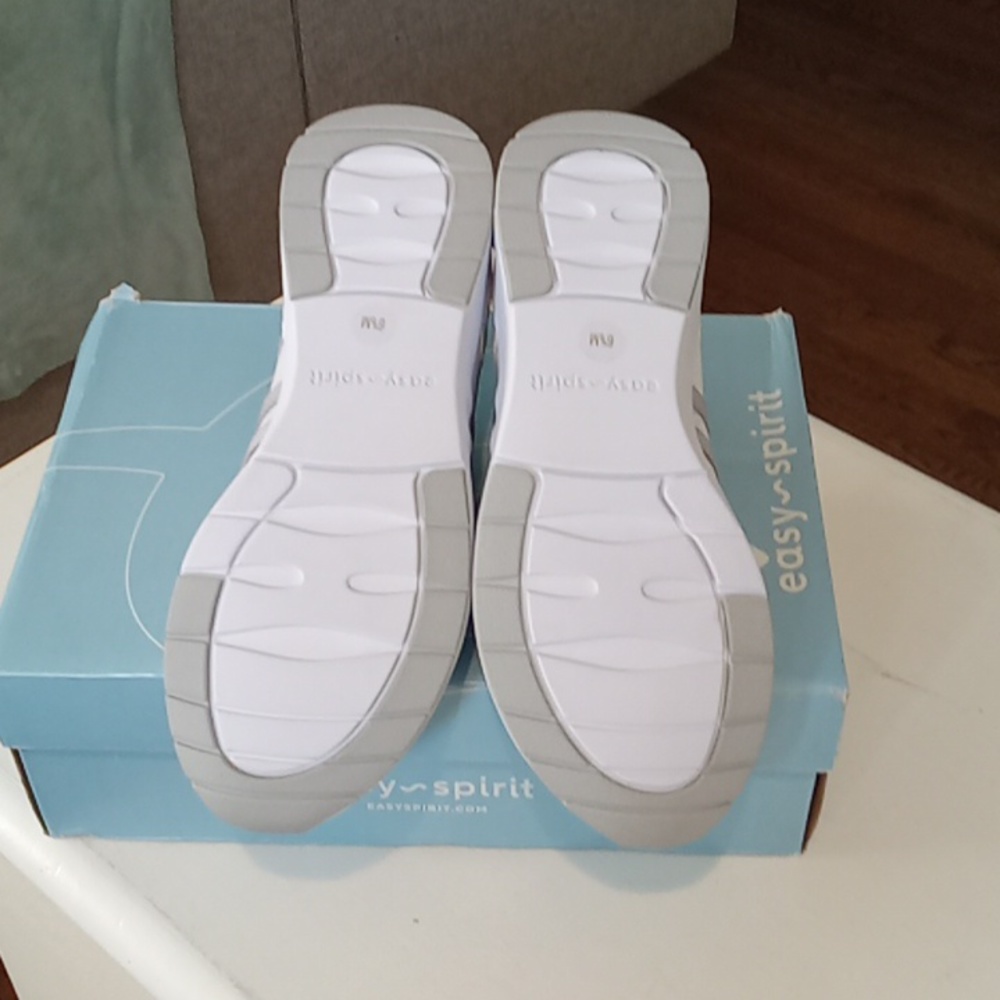 Easy Spirit women's sneakers-NEW - Picture 2 of 4